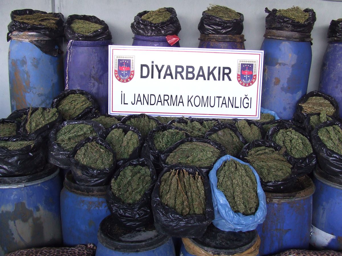 Diyarbakır\'da Kaçakçılık Operasyonu