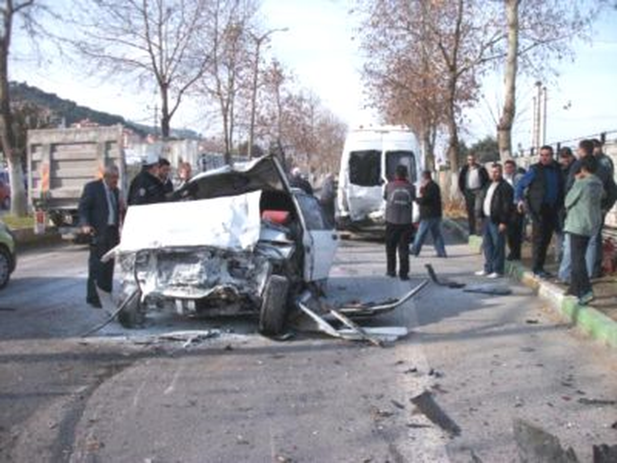 Feribota Yetişmek İsteyen Sürücü Yayaya Çarptı