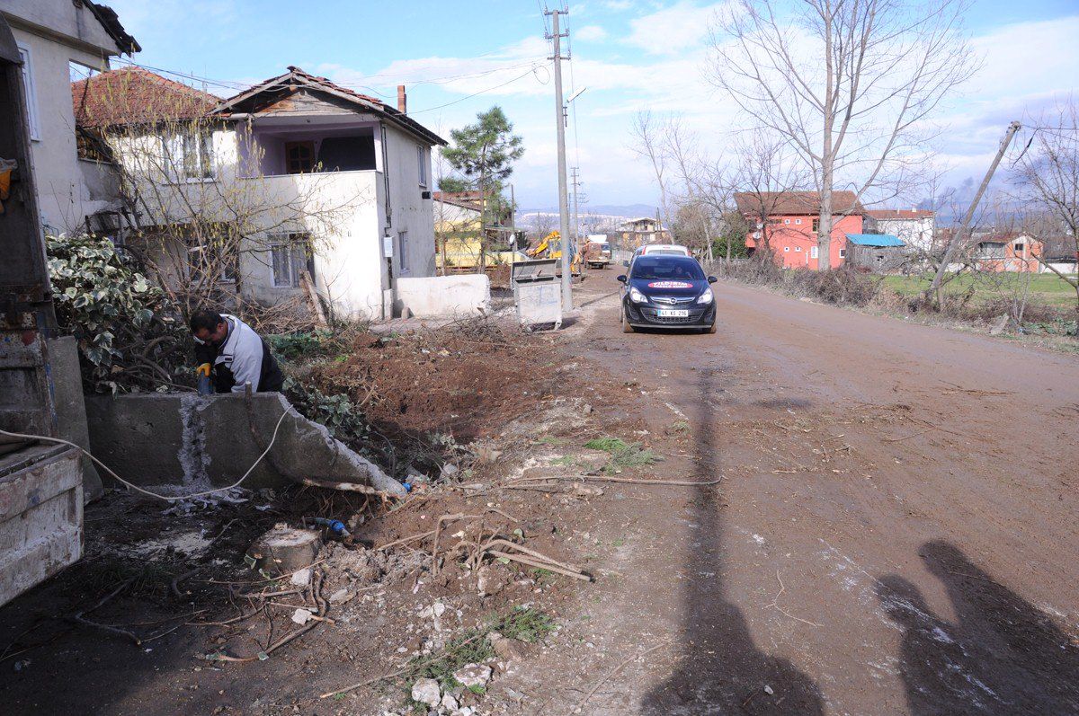 Kartepe\'de Yol Genişletme Çalışmaları Devam Ediyor