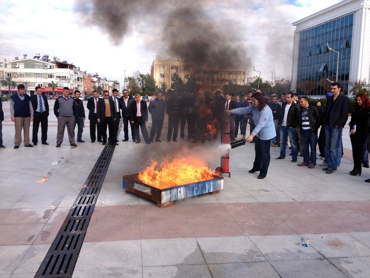 Kent Meydanı\'nda Yangın Tatbikatı