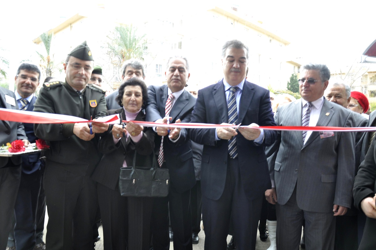 Kuşadası\'nda Şehit Aileleri ve Gazilere Ek Bina