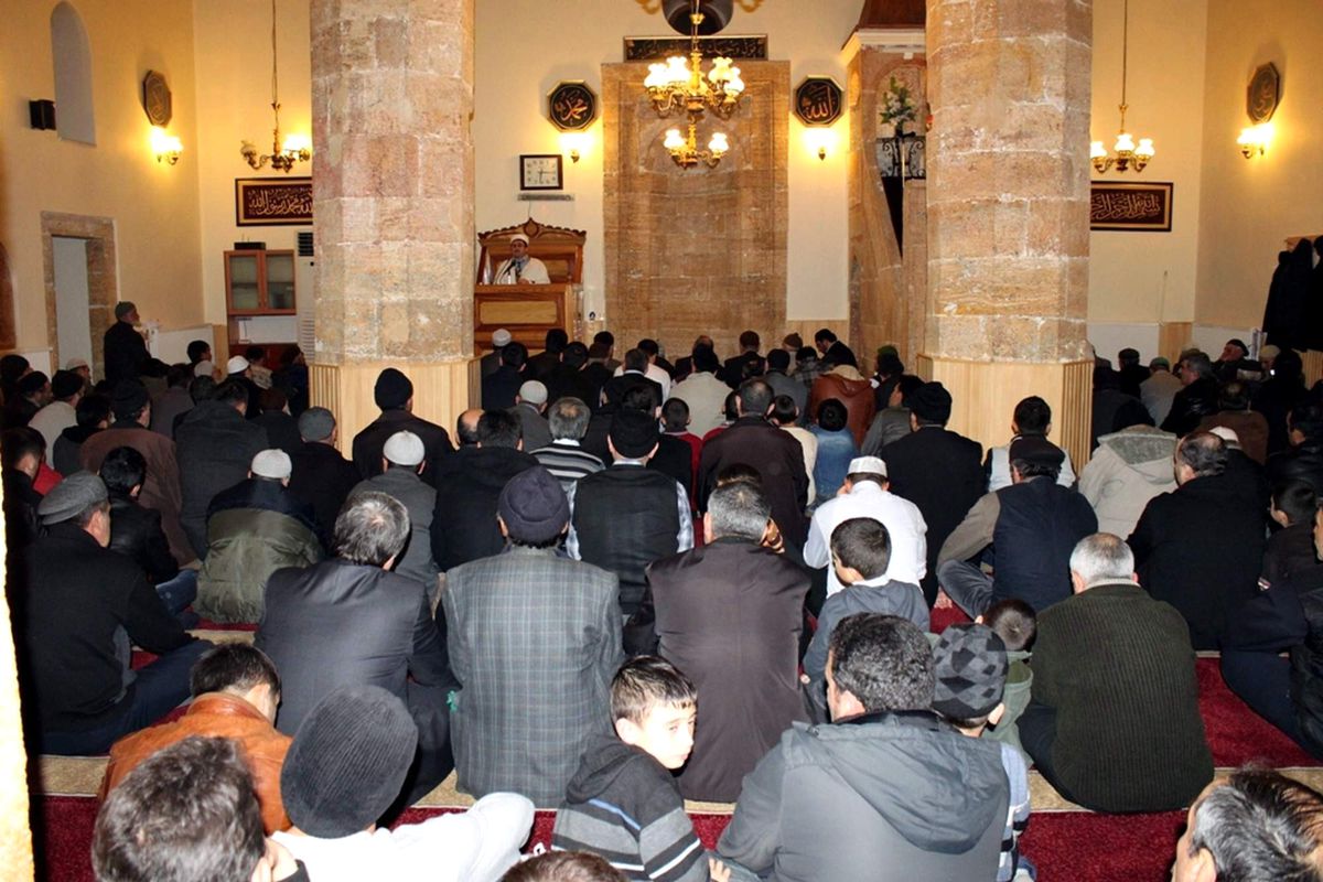 Mevlit Kandilinde Camiler Doldu Taştı