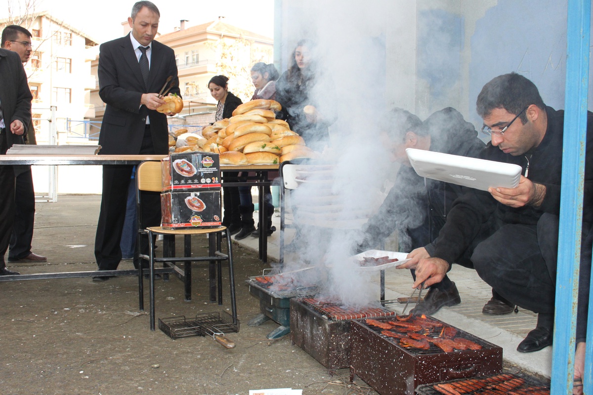 Öğrencilerin Motivasyonunu Artırmak İçin Mangal Partisi