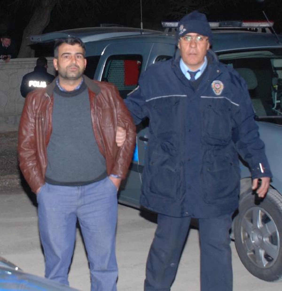 Otobüsteki Çuvalda Yastık ve Yorgan İçine Gizlenmiş Kaçak Sigara Çıktı