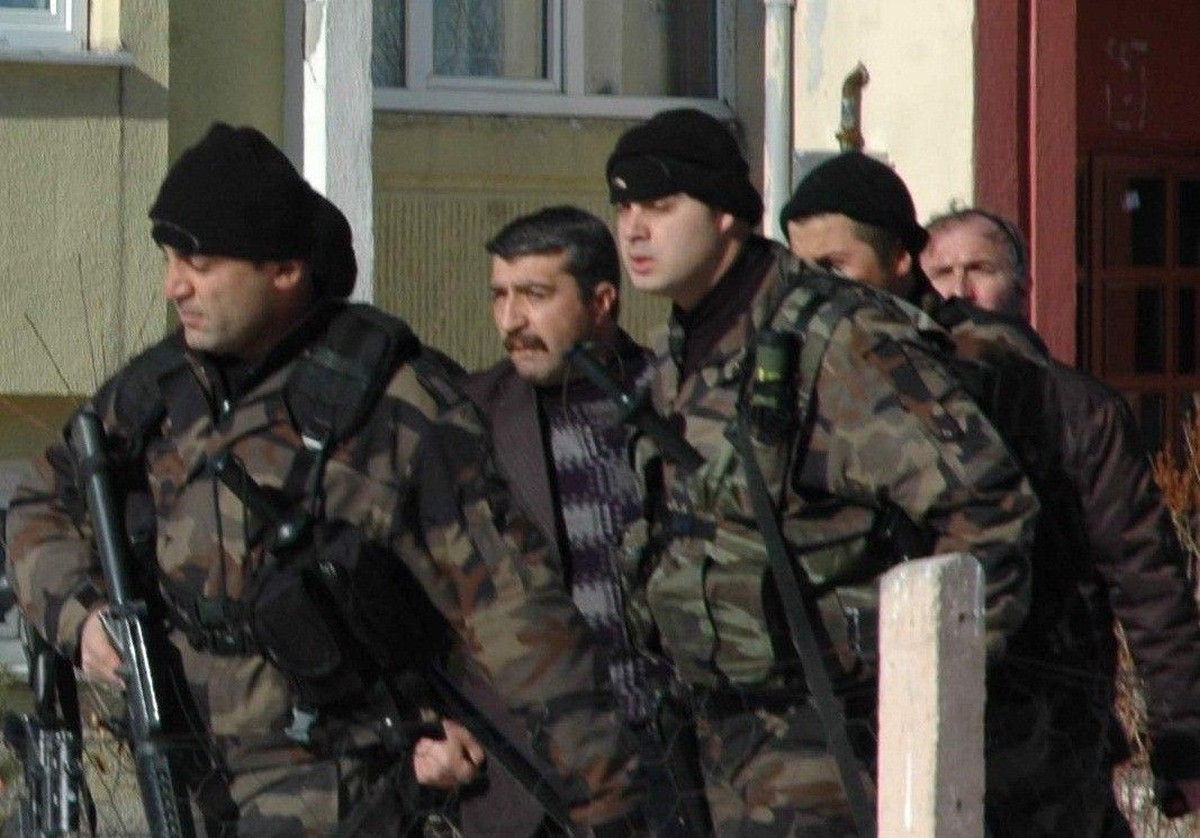 Polis Katilinin \'Karar Duruşması\' Ertelendi