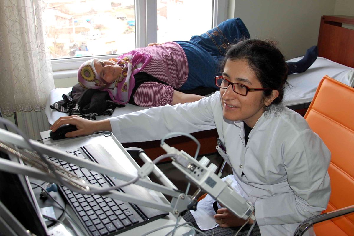 Simav Devlet Hastanesine EMG Cihazı Alındı