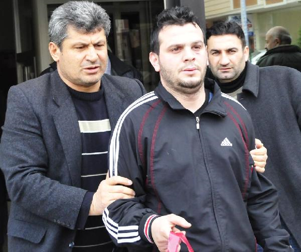 Tartıştığı Amcasını Bıçaklayarak Öldürdü