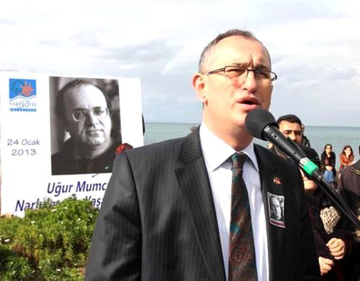 Uğur Mumcu\'nun Parçalanan Otomobilinin Enkazı İzmir\'de Sergilenecek