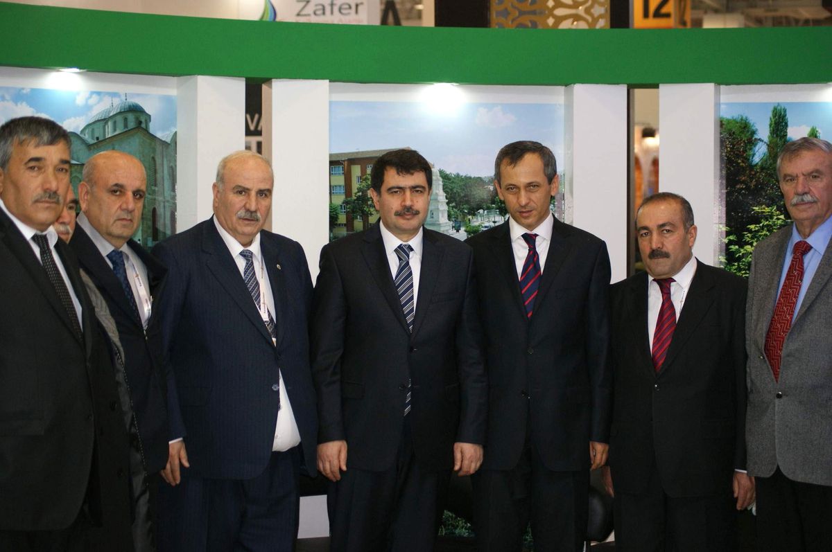 Vali Şahin Emitt\'te Malatya Standını Ziyaret Etti
