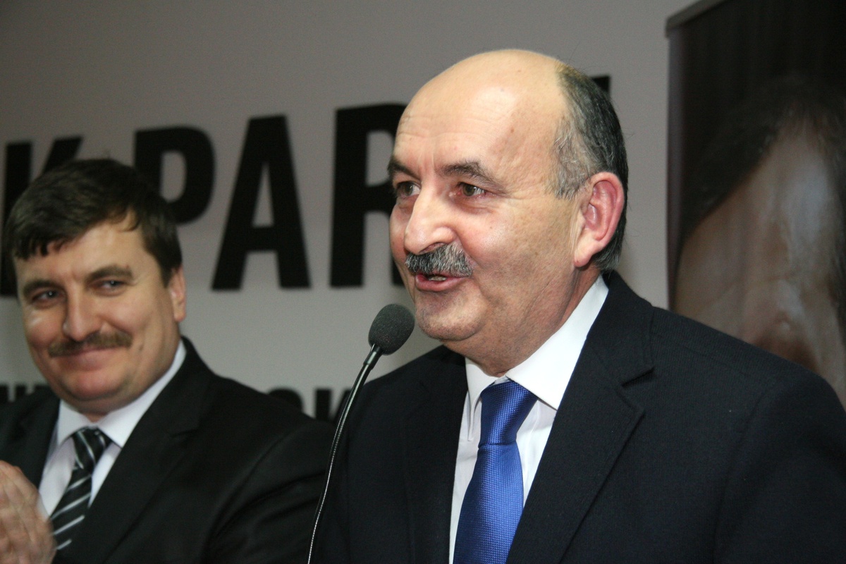 Yeni Sağlık Bakanı Müezzinoğlu, Davul Zurna Eşliğinde Ankara\'ya Uğurlandı