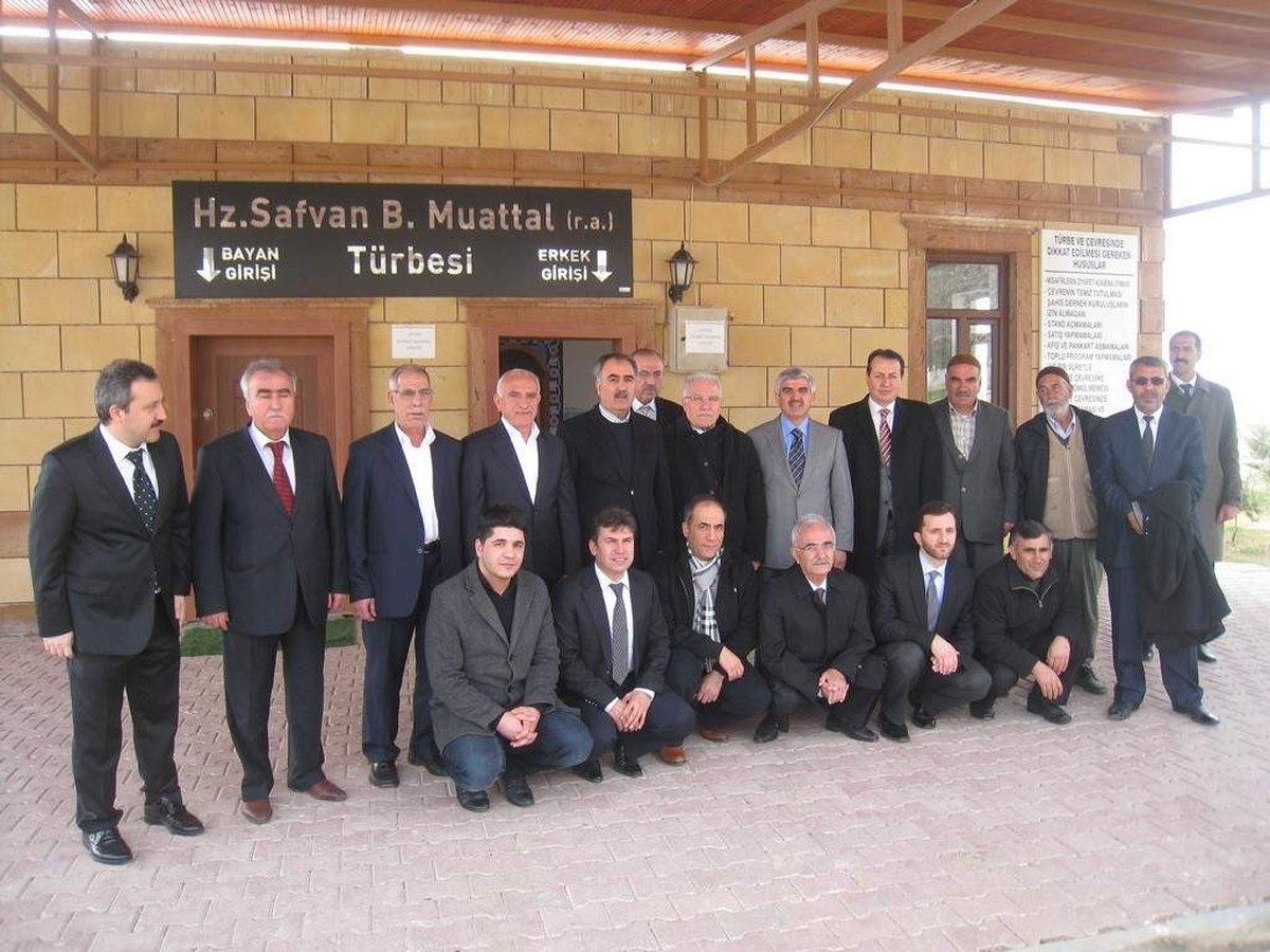 Adıyamanlılar Vakfı Üyeleri Sahabe\'nin Kabrini Ziyaret Etti