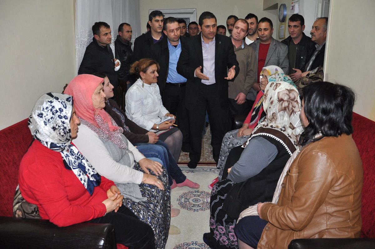 AK Parti Merkez İlçe Teşkilatı Ev Toplantısı Yaptı