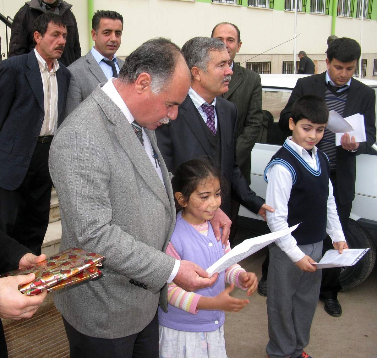 Arabanlı Öğrencilerin Karne Sevinci