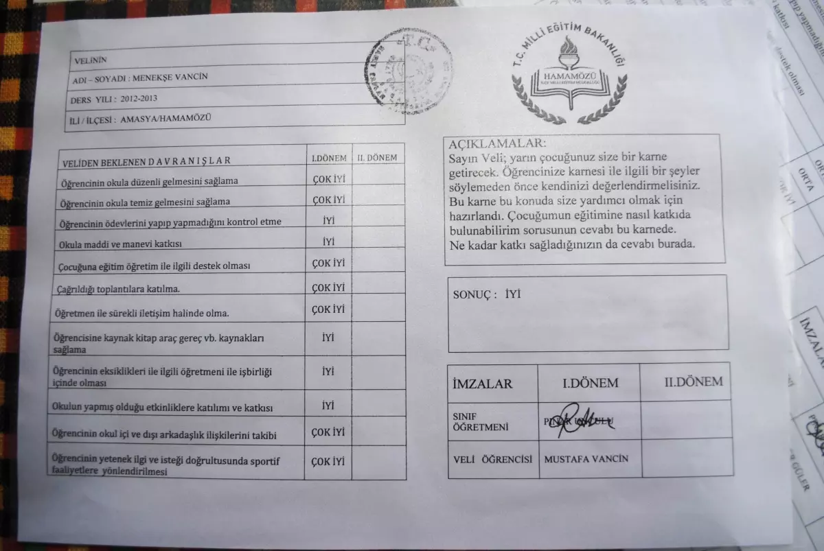 Bu İlçede Velilere de Karne Verildi