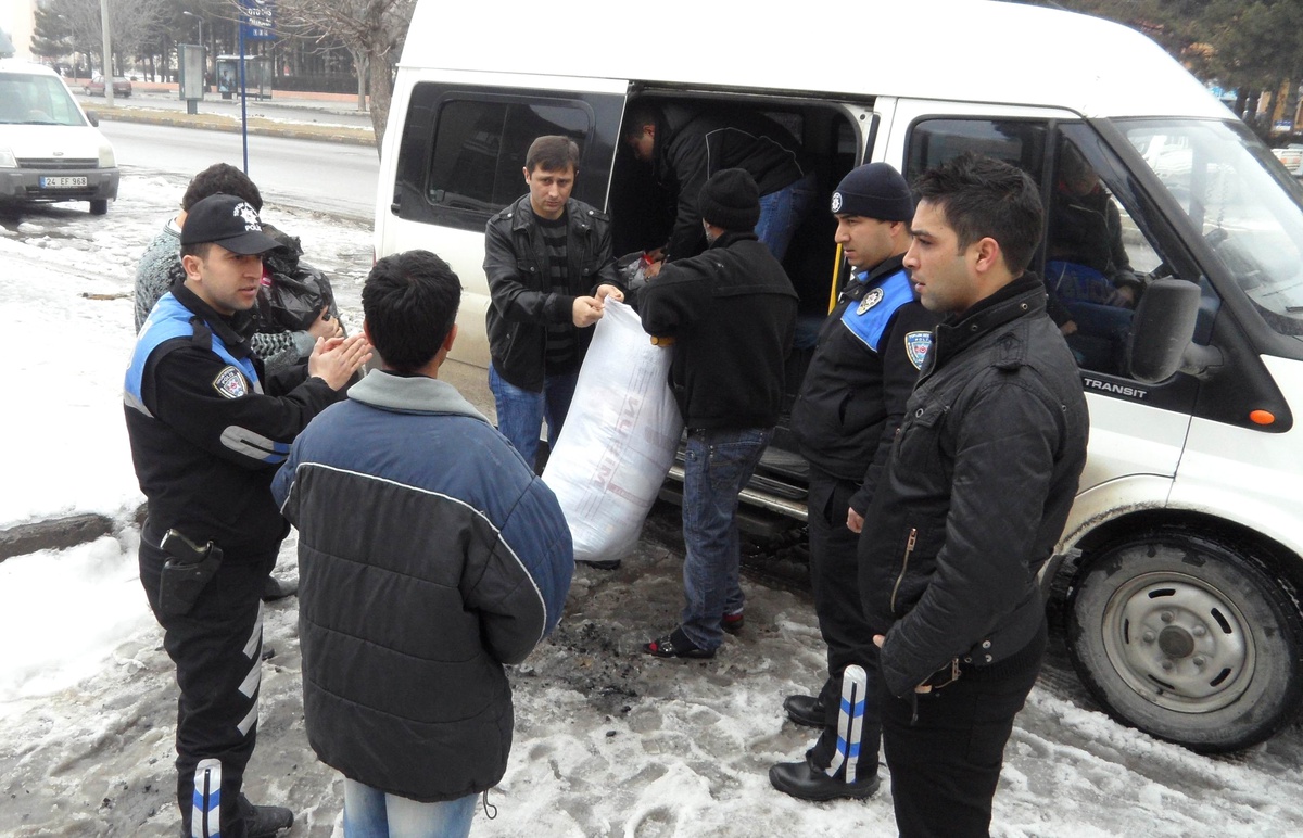 Erzincan Emniyeti\'nden Afgan Ailelere Ziyaret