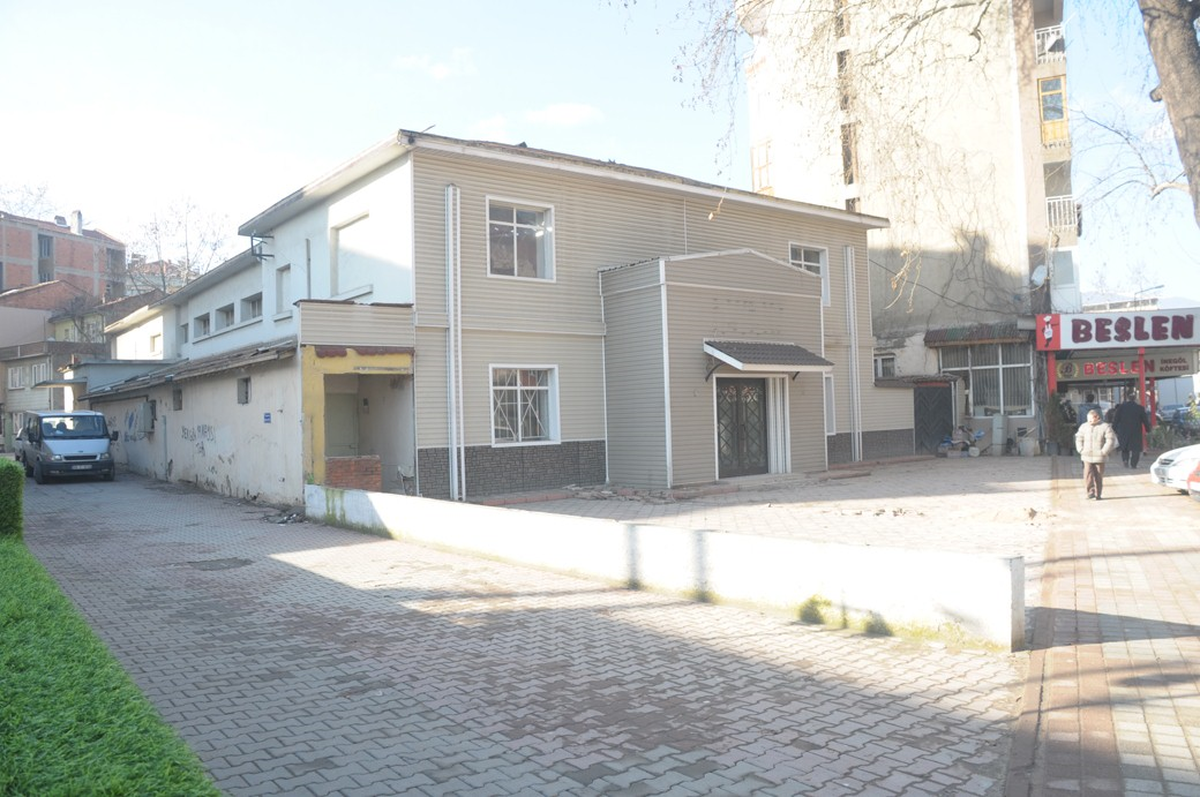 Eski Belediye Düğün Salonu Yıkıldı