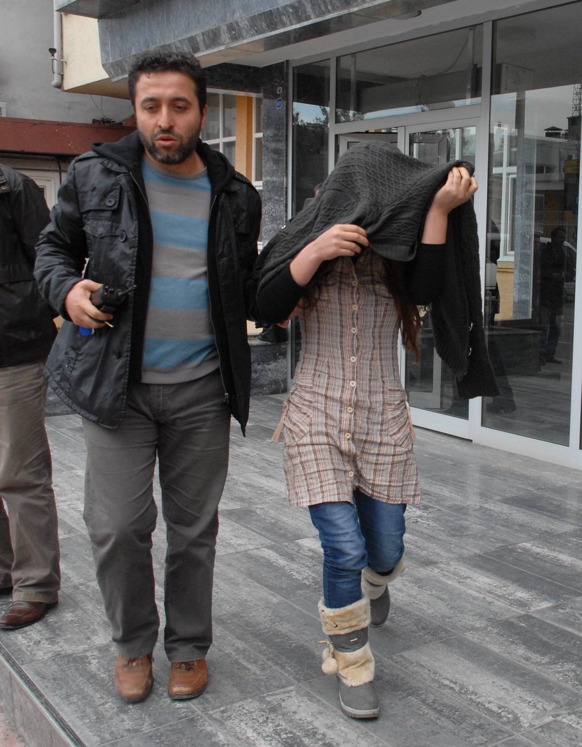 Evden Hırsızlık Zanlısı 3 Kız Yakalandı