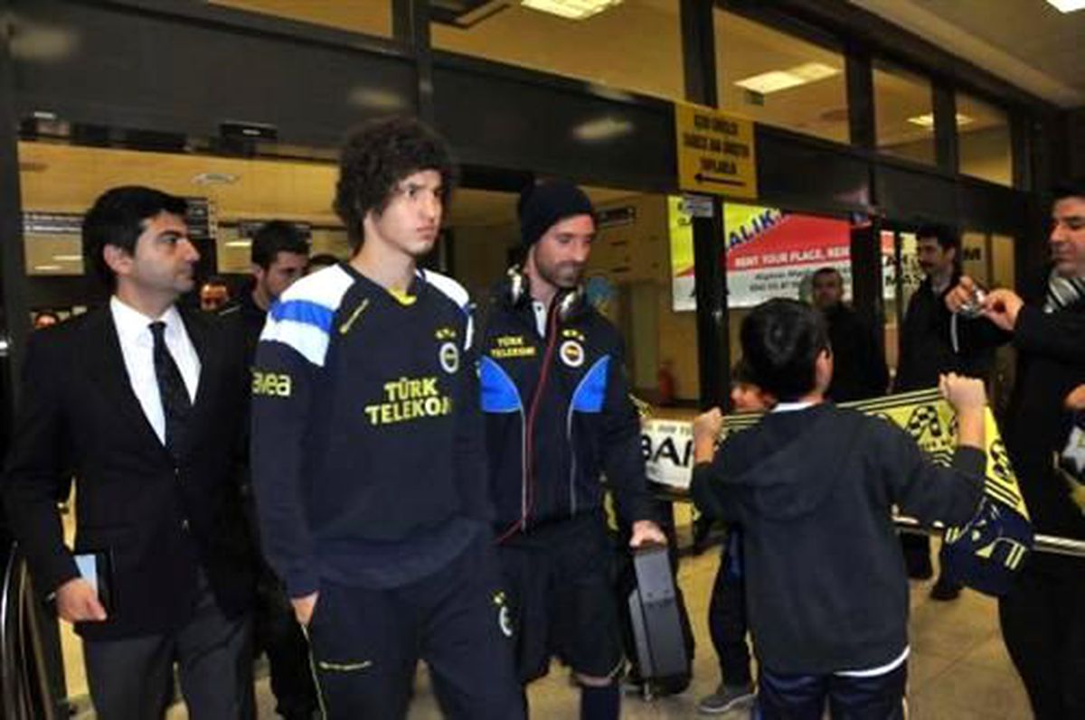 Fenerbahçe\'ye Olaylı Karşılama