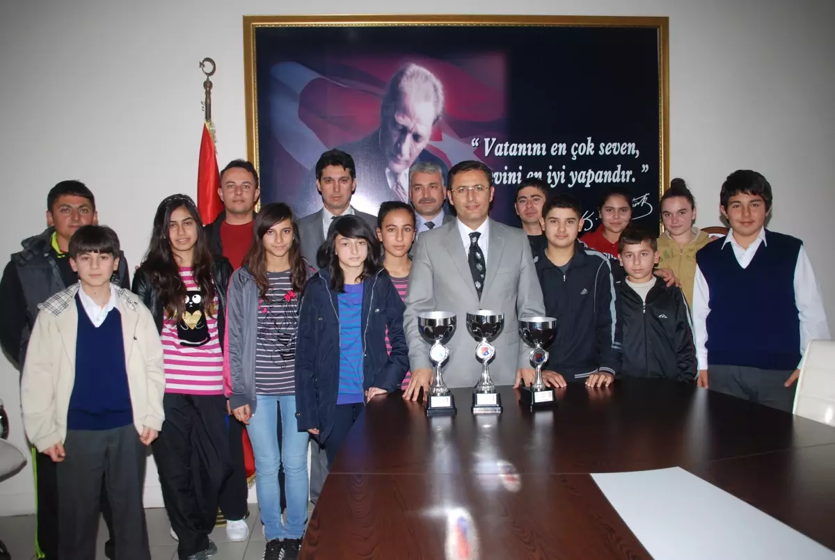 Gazipaşalı Öğrenciler Dört Kupa ile Döndü