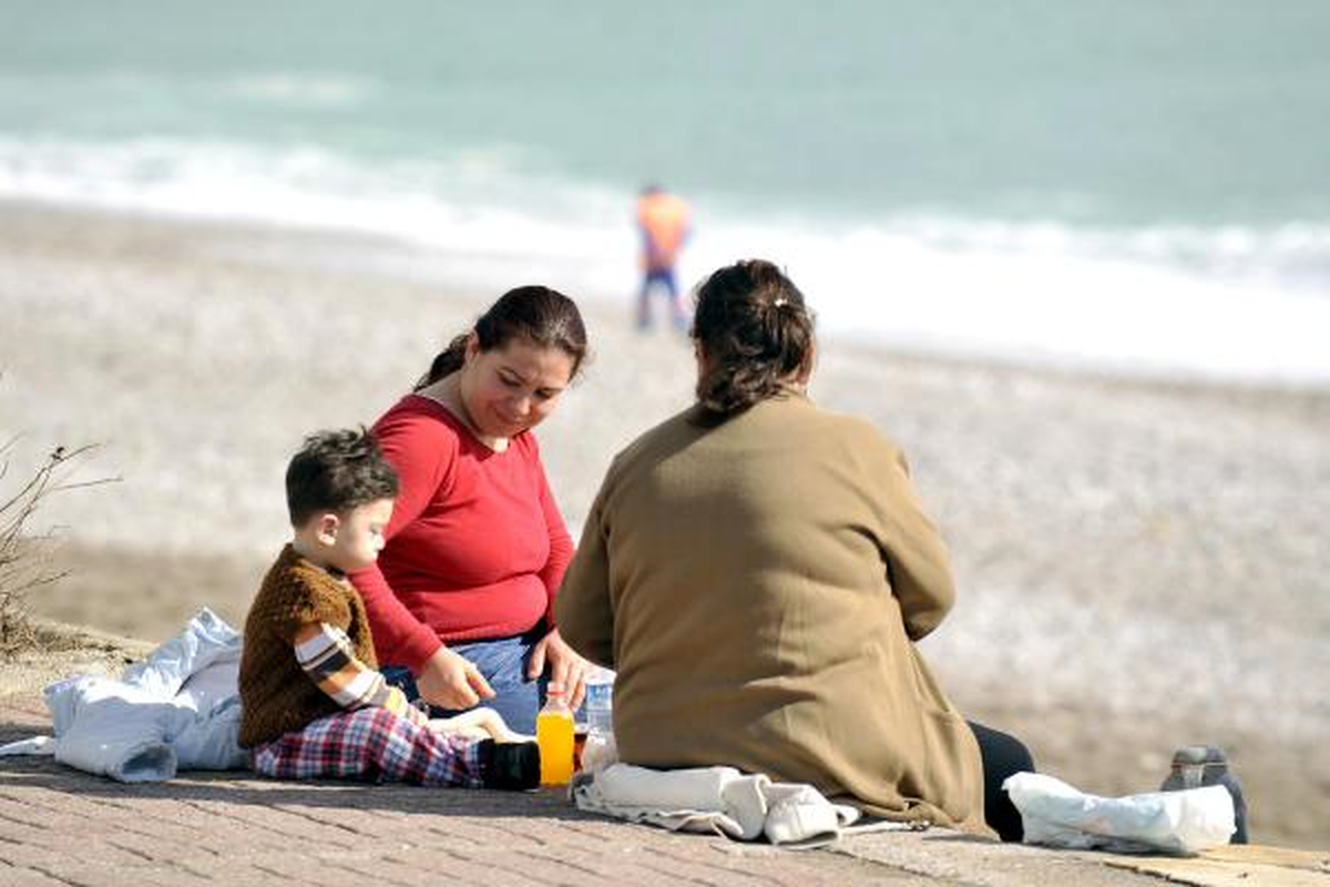 Güneş Antalya\'yı Isıttı