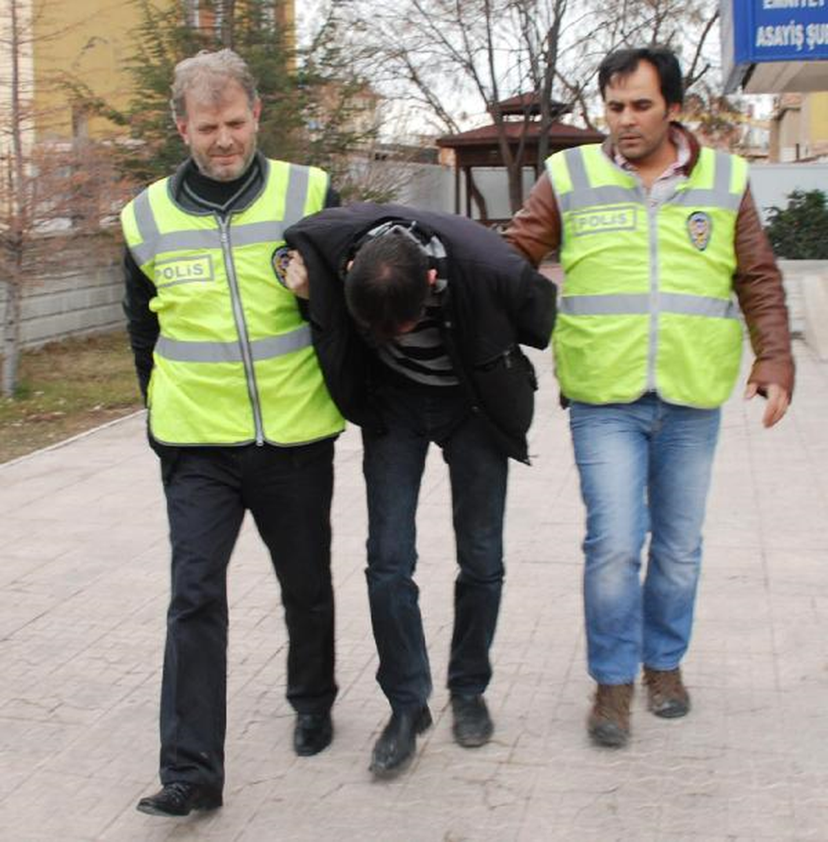 İş Arama Bahanesiyle, İşyerlerinden Hırsızlık Yapmış