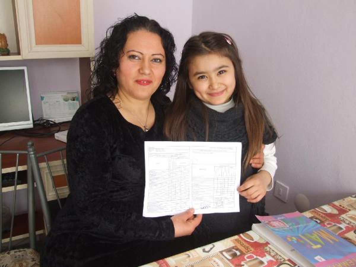 Karaciğer Nakli Olan Kardelen Karnesini Evinde Aldı