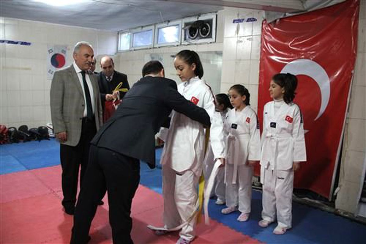 Kız Çocukları Tekvando ile Özgüven Kazanıyor