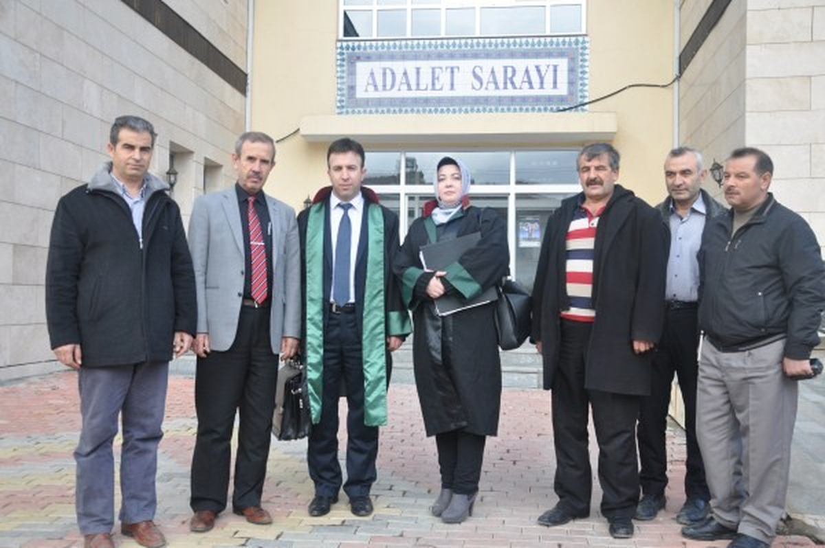 Kütahya\'da da Bir Avukat Başörtüsüyle Duruşmaya Katıldı