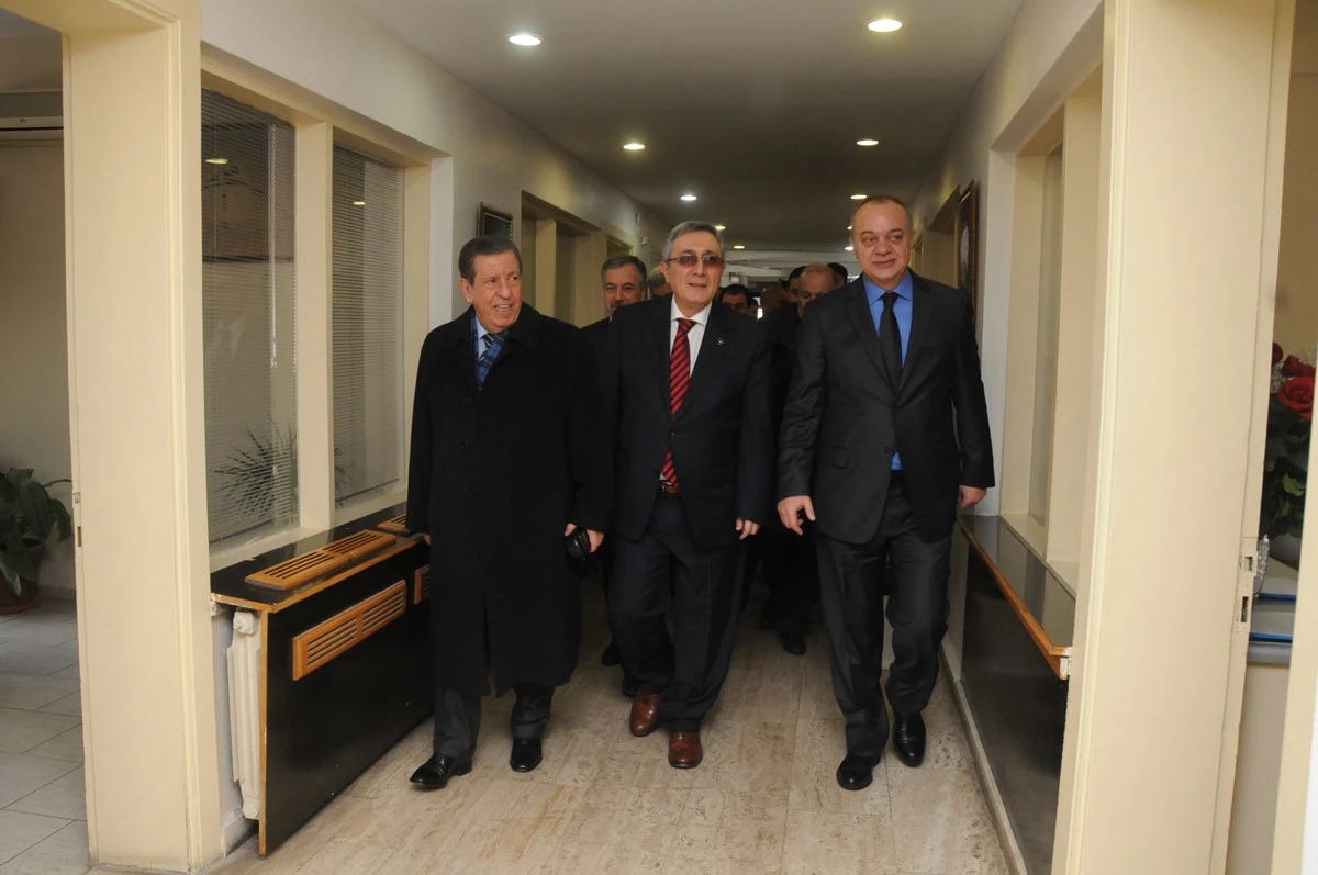 MHP Genel Başkan Yardımcısı Ayhan\'dan Manisa Belediyesi\'ne Ziyaret