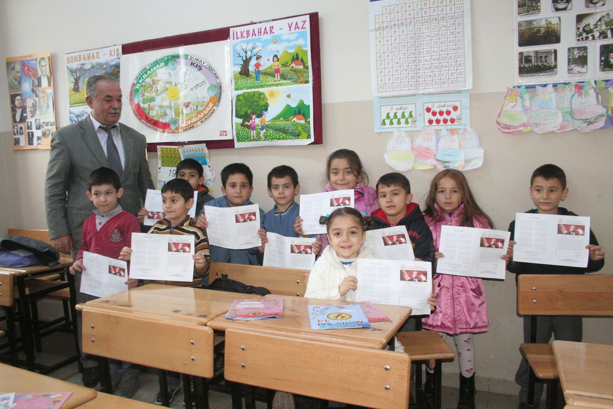 Minik Öğrenciler Karne ile Tanıştı