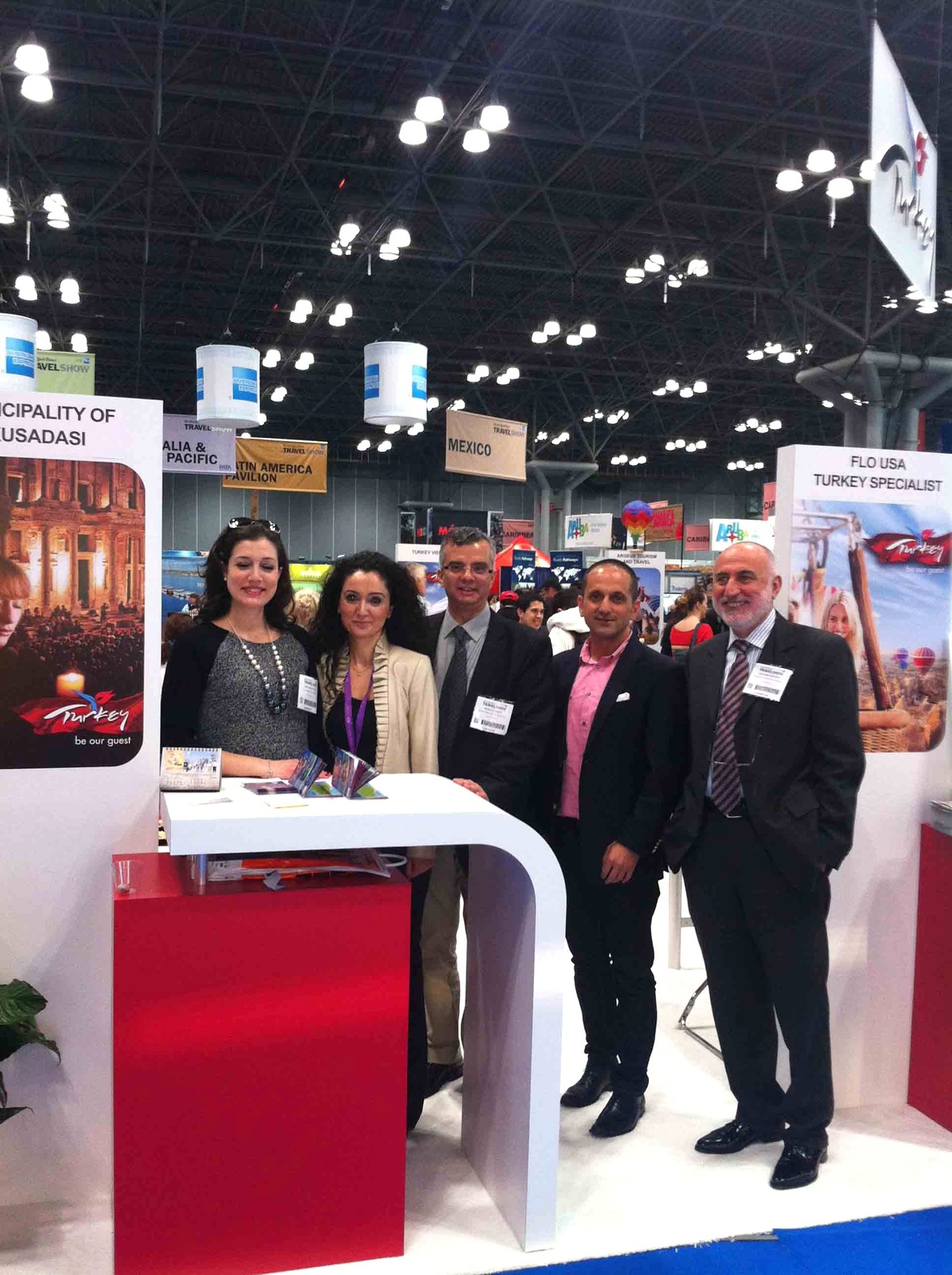 New York\'ta Kuşadası Standına Yoğun İlgi
