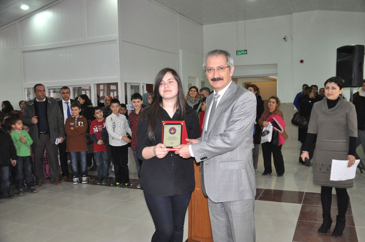Niğde\'de 74 Bin Öğrenci Karne Heyecanı Yaşadı