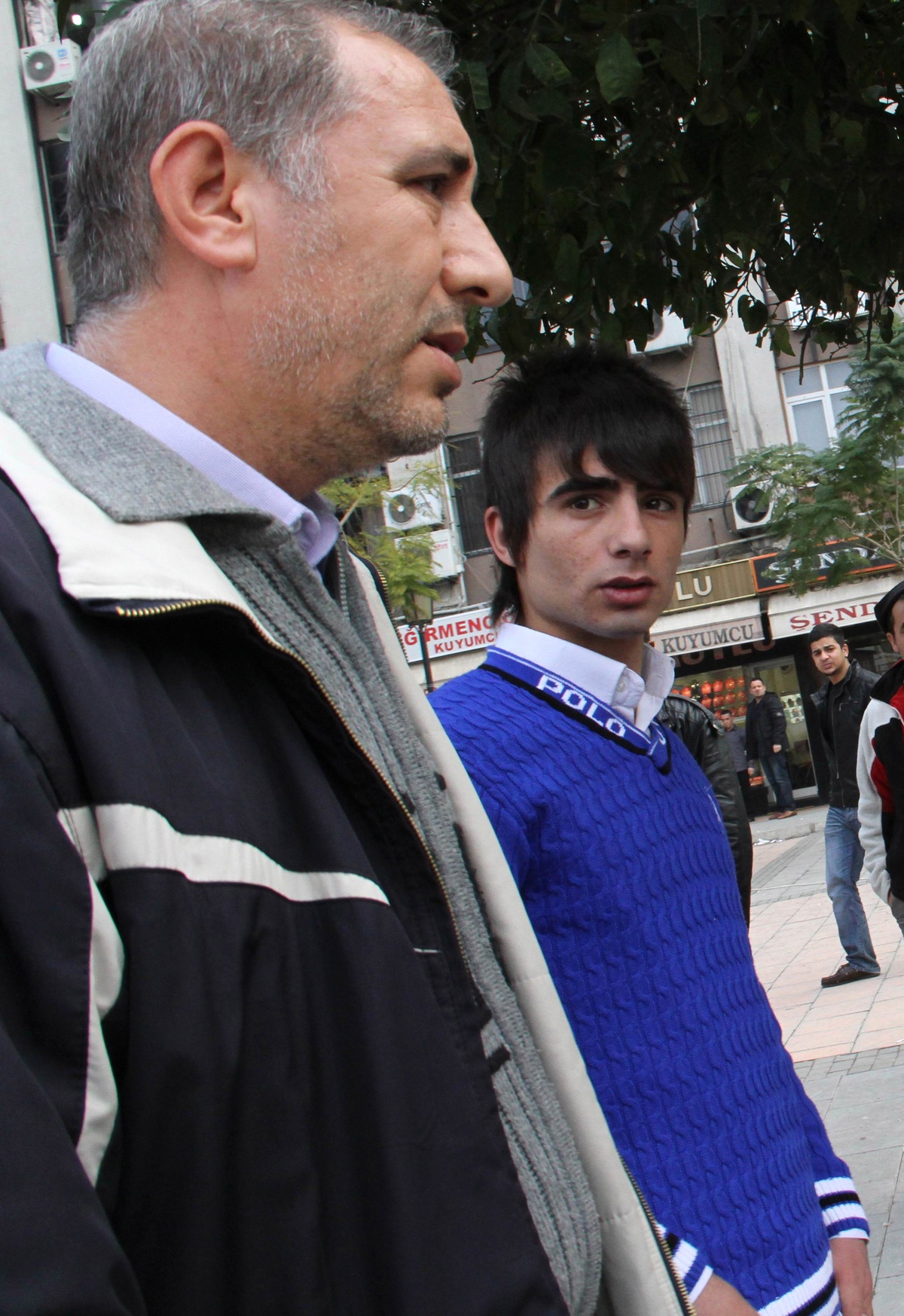 Sevgilisinin Karnesini Değiştirirken Yakalandı