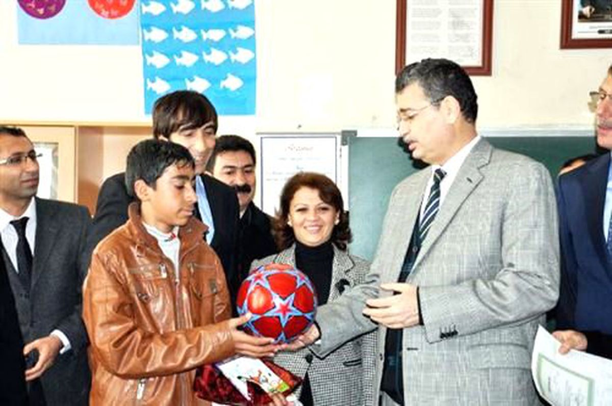 Şanlıurfa\'da 555 Bin 585 Öğrenci Karne Aldı