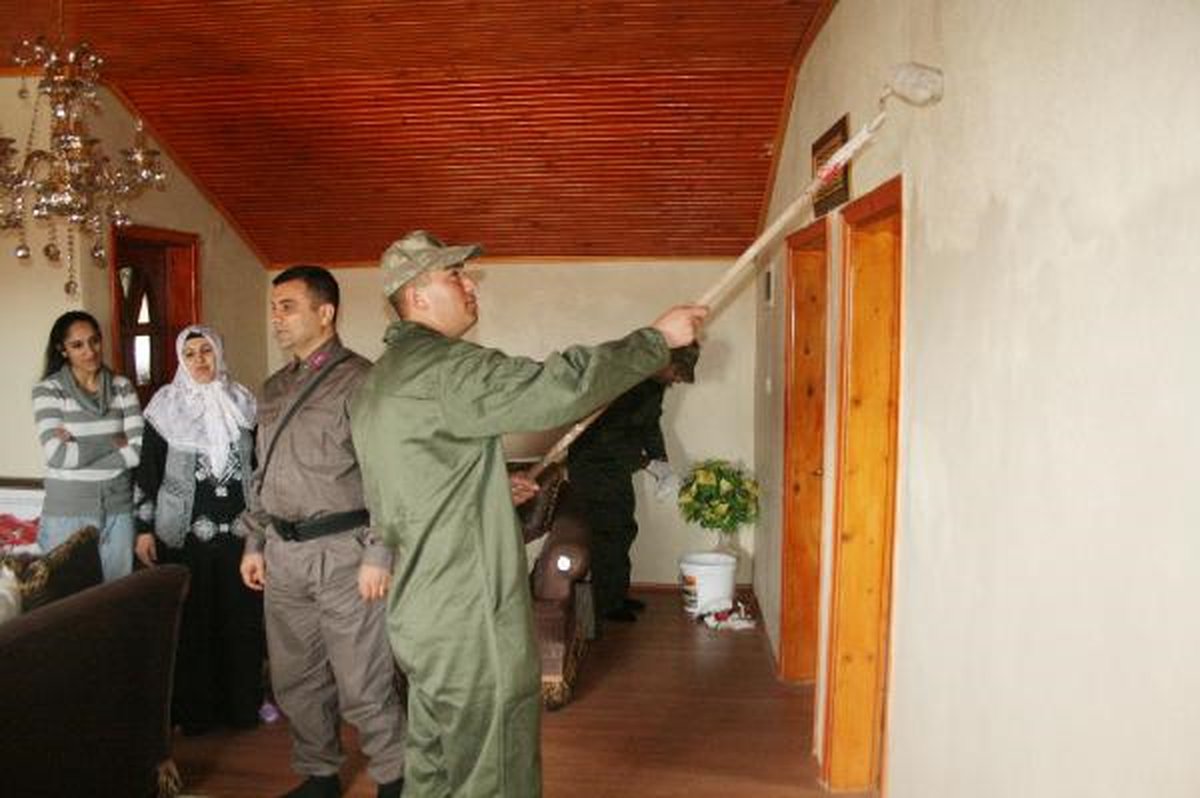 Yanan Evi Mehmetçik Onardı