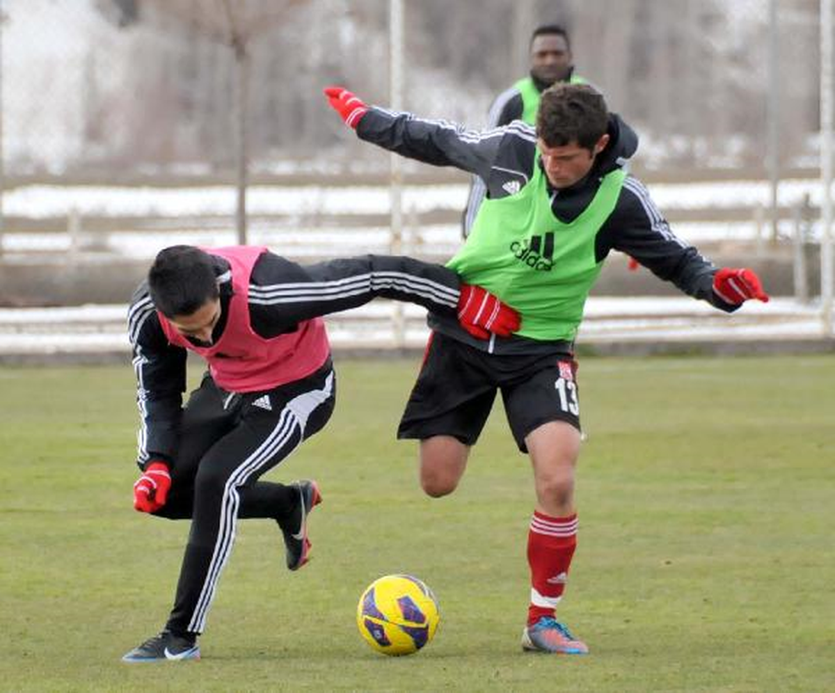 Sivasspor 3 Puan Hedeliyor