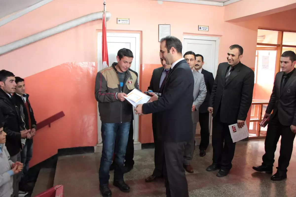 Tekman'da Karne Sevinci