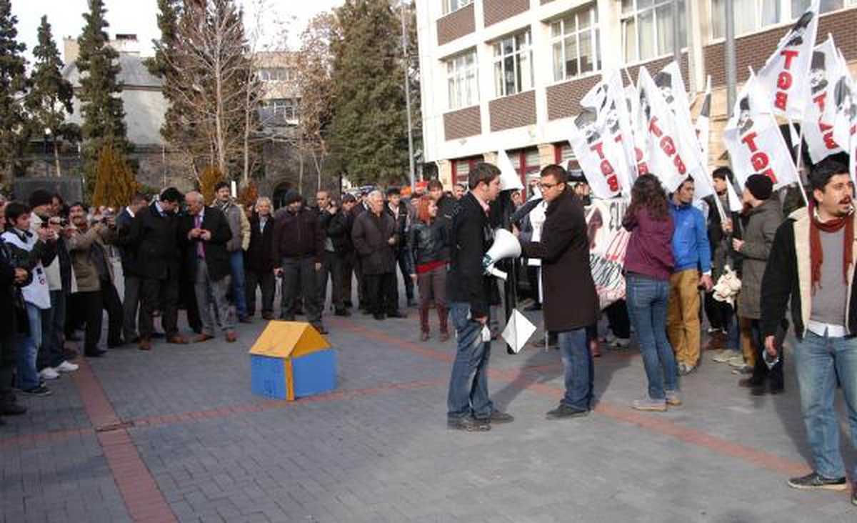 Uşak\'ta Patrıot Protestosu