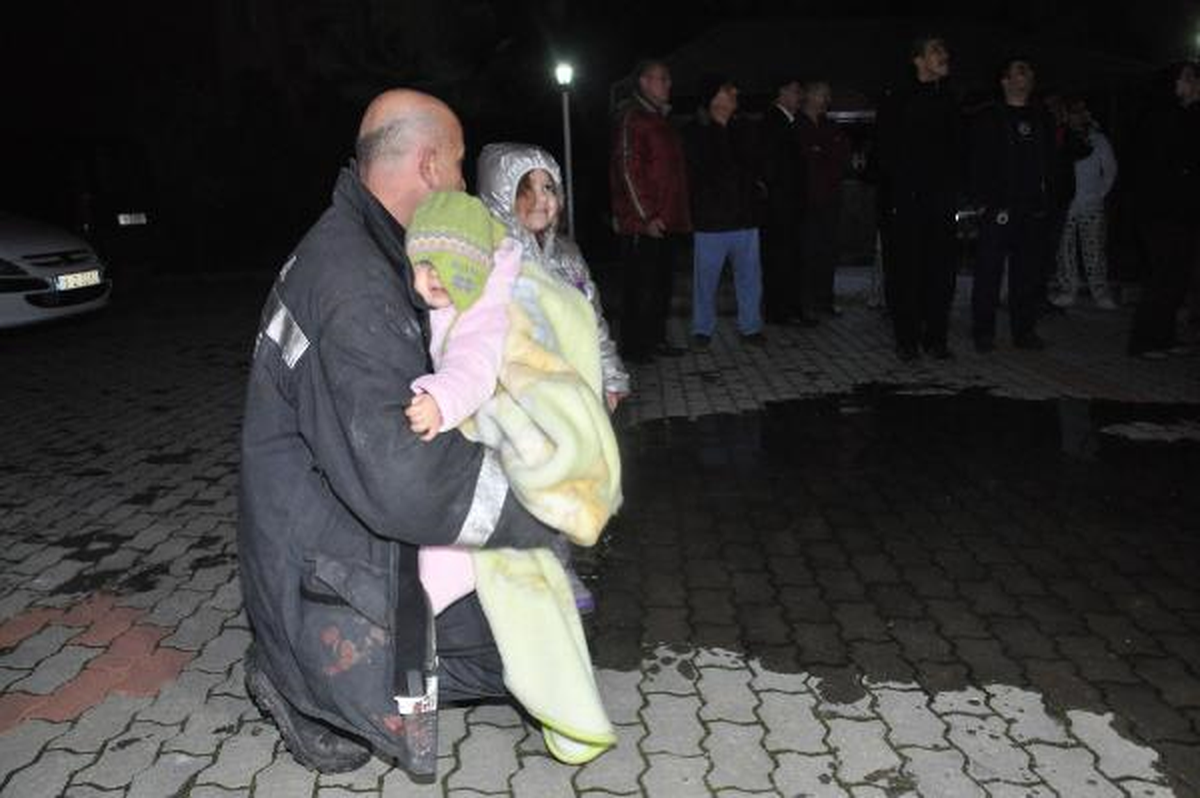 Yangında Böyle Tahliye Edildiler