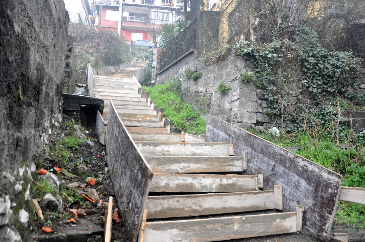 Zonguldak Belediyesi Merdivenleri Yeniliyor