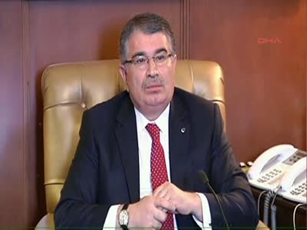 Eski Bakan\'dan Sitem