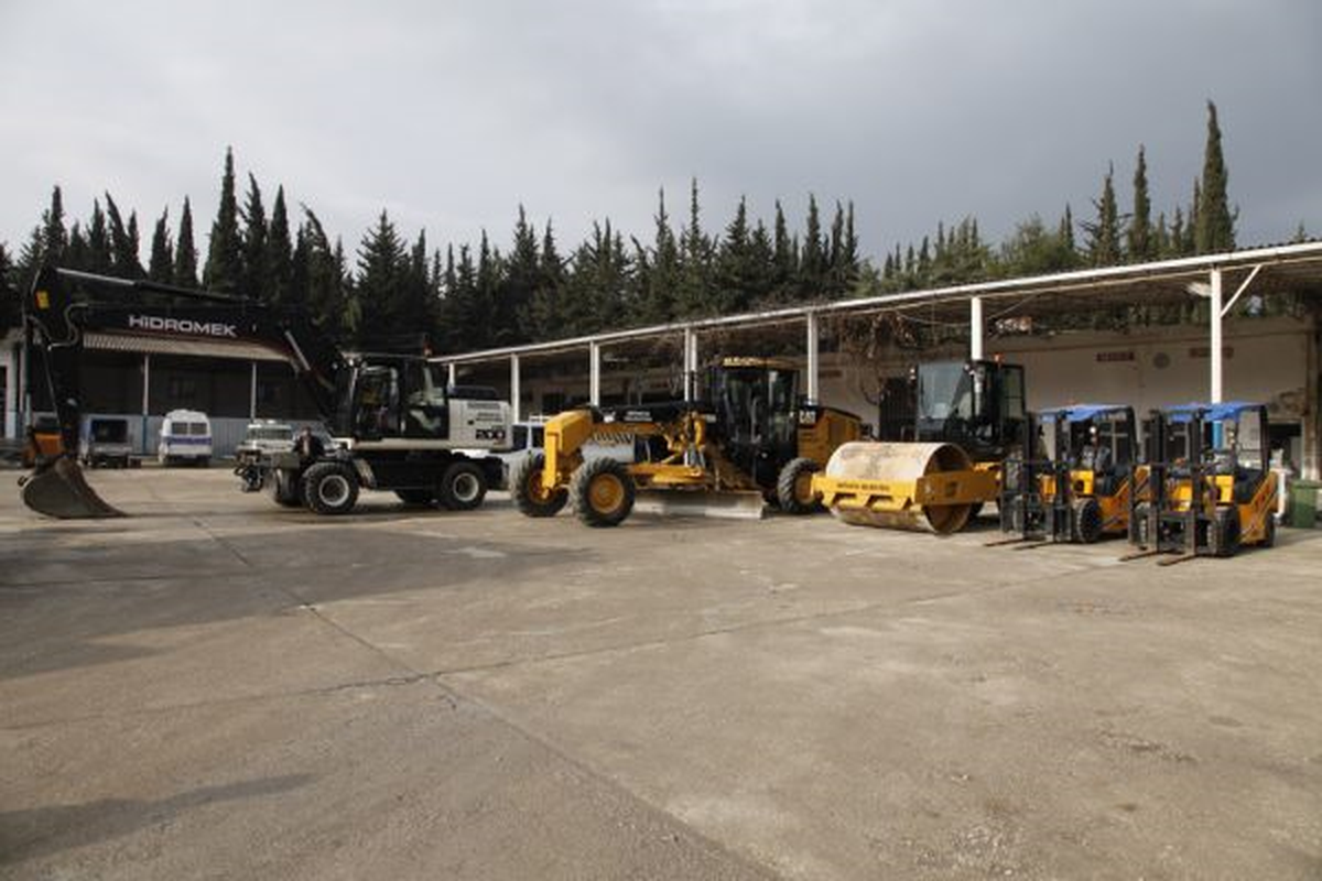 10 Yeni İş Makinası Hatay\'ın Hizmetinde