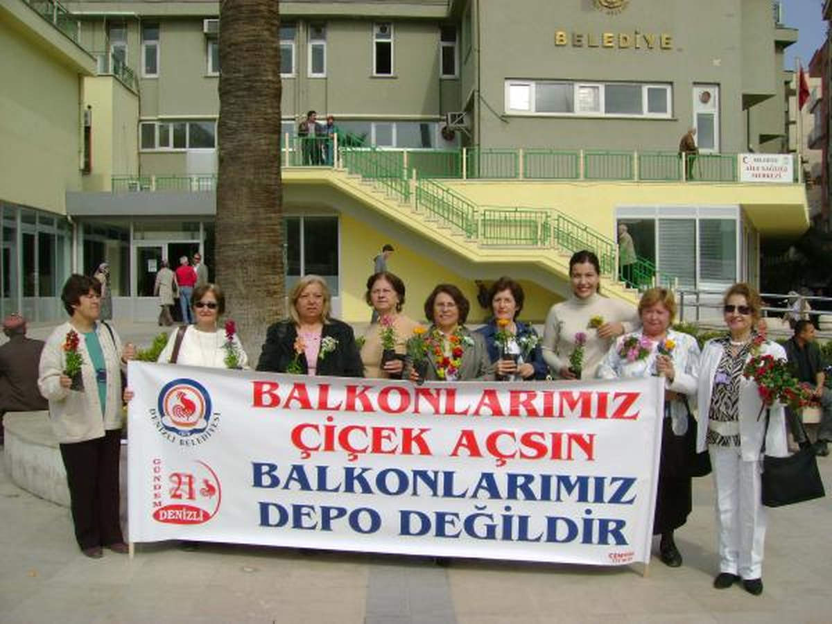 Denizli\'den "Balkonlar Çiçek Açsın" Kampanyası