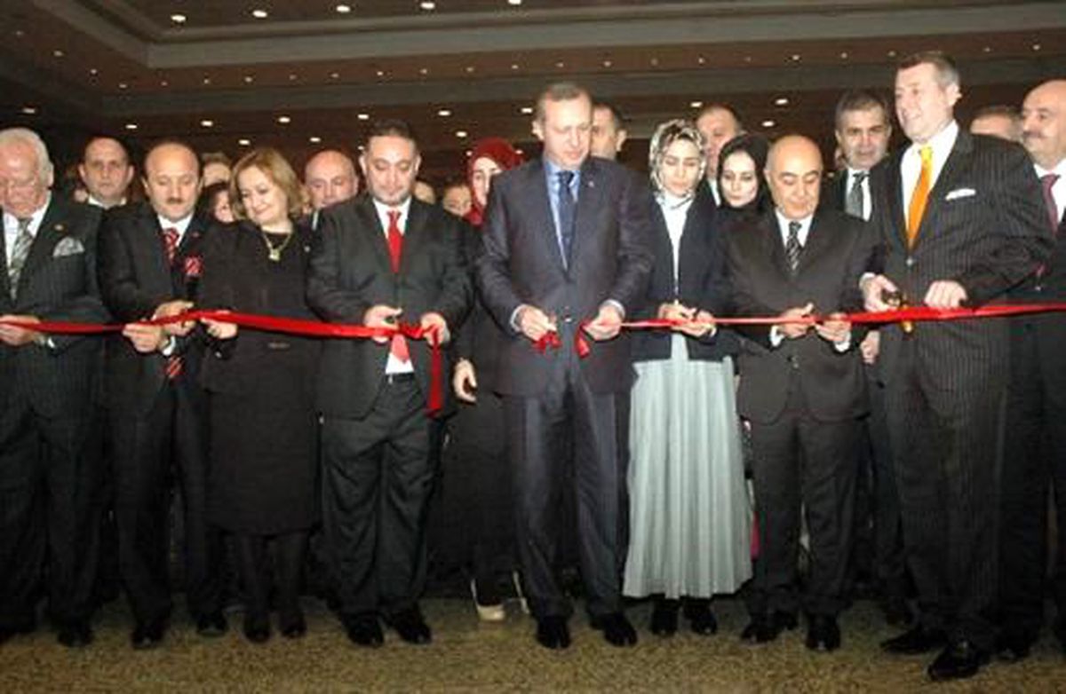 Başbakan Erdoğan Aşk-I Nebi ve Zikir Taneleri Sergisini Açtı