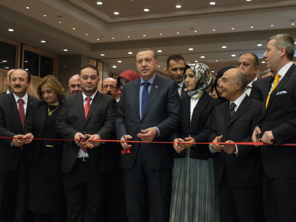 Başbakan Erdoğan Aşk-I Nebi ve Zikir Taneleri Sergisini Açtı