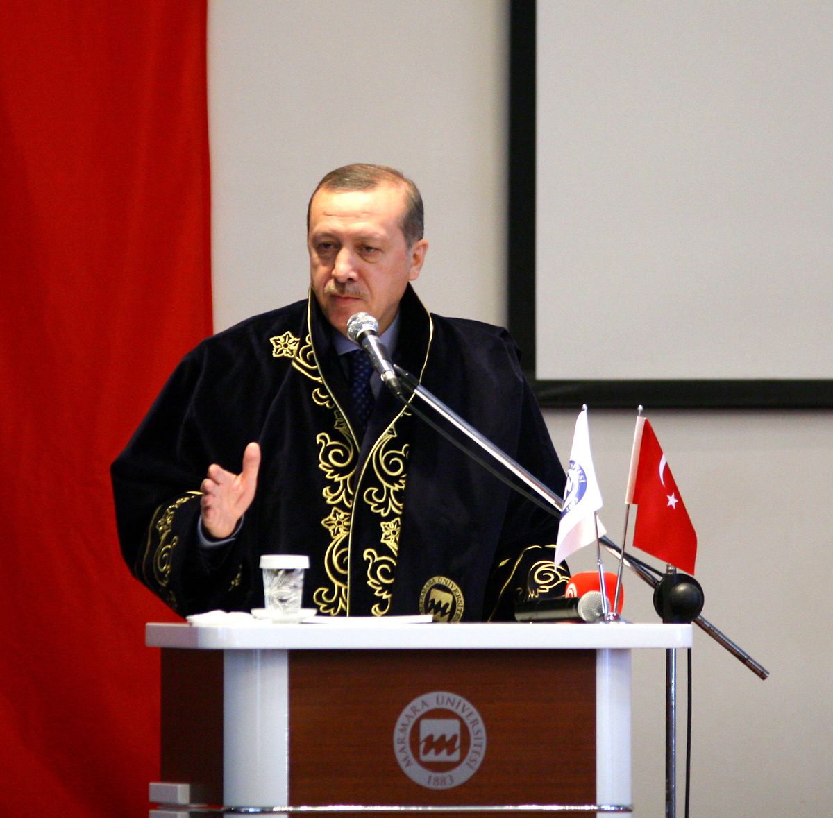 Erdoğan: Çözüm Sürecini Çok Sıkı Tutalım
