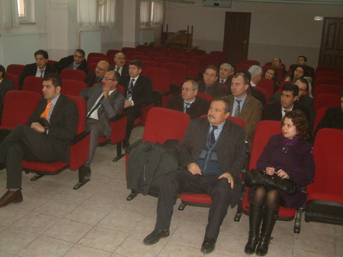 Burhaniye\'de Süt Dağıtım Projesi Anlatıldı