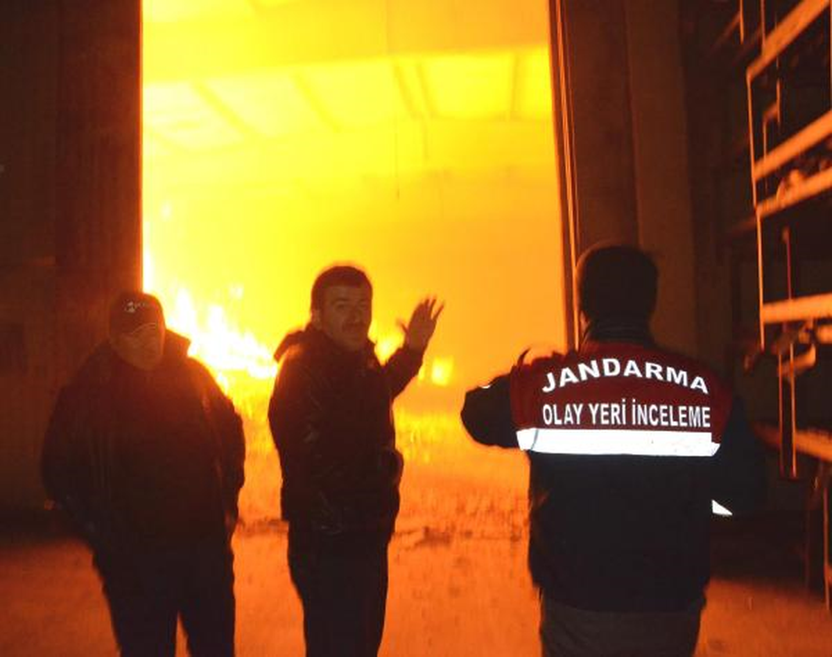 Çorlu\'da Fabrika Yangını