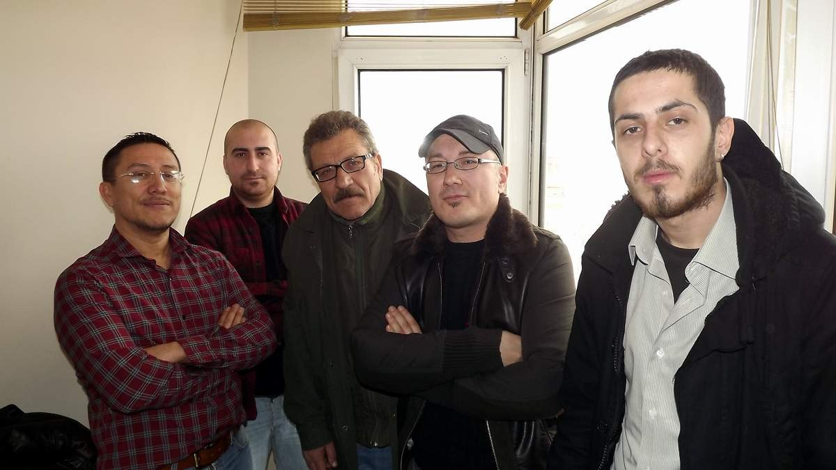 Eskişehirli Karikatüristlerden Cam Kenarı Dergisi\'ne Ziyaret