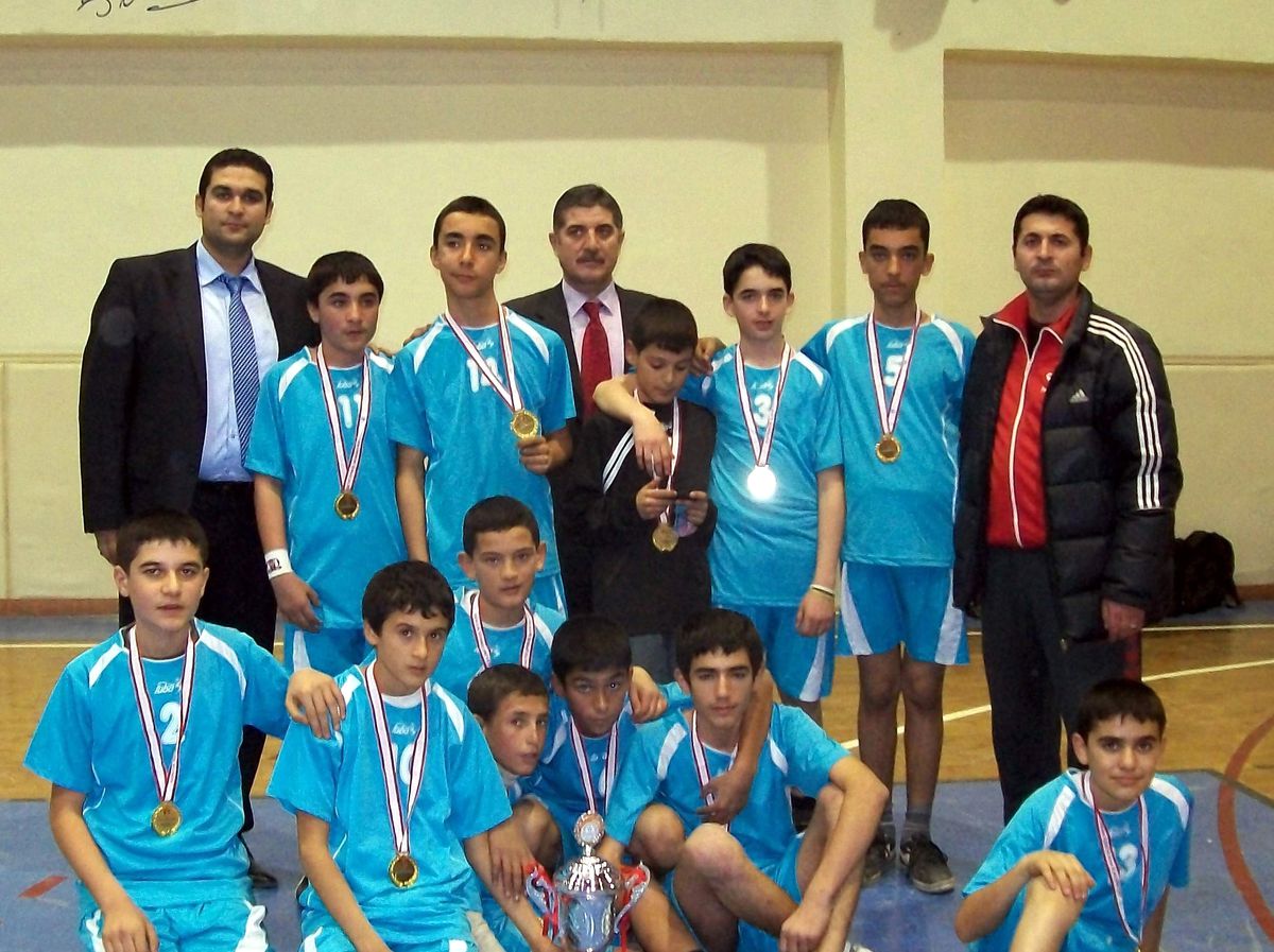 Gölbaşı Mimar Sinan Ortaokulu Hentbolda Rakipsiz
